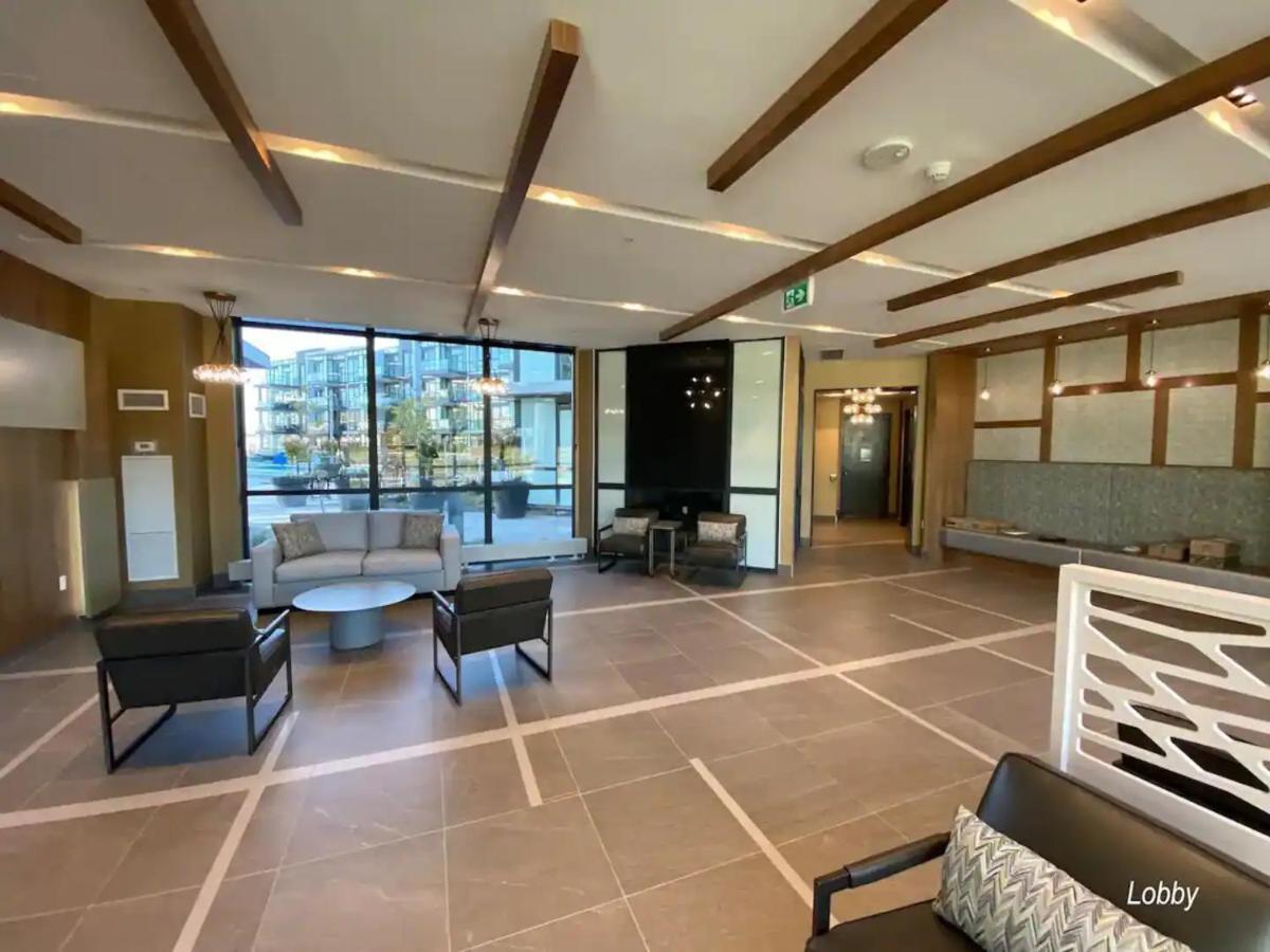 Pet Friendly Condos At Friday Harbour Innisfil Zewnętrze zdjęcie