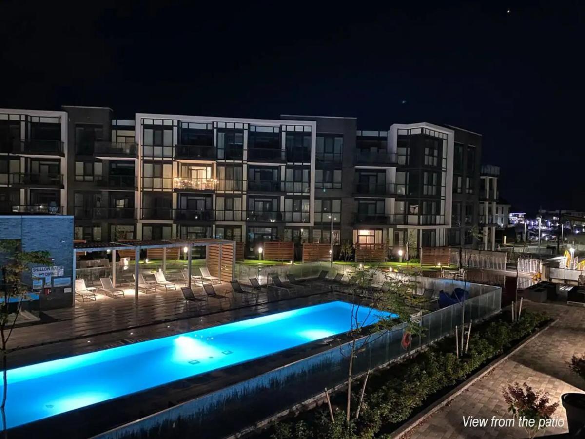 Pet Friendly Condos At Friday Harbour Innisfil Zewnętrze zdjęcie