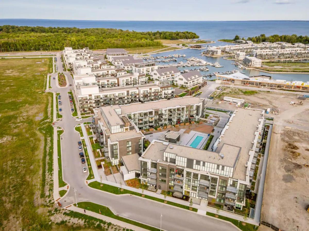 Pet Friendly Condos At Friday Harbour Innisfil Zewnętrze zdjęcie