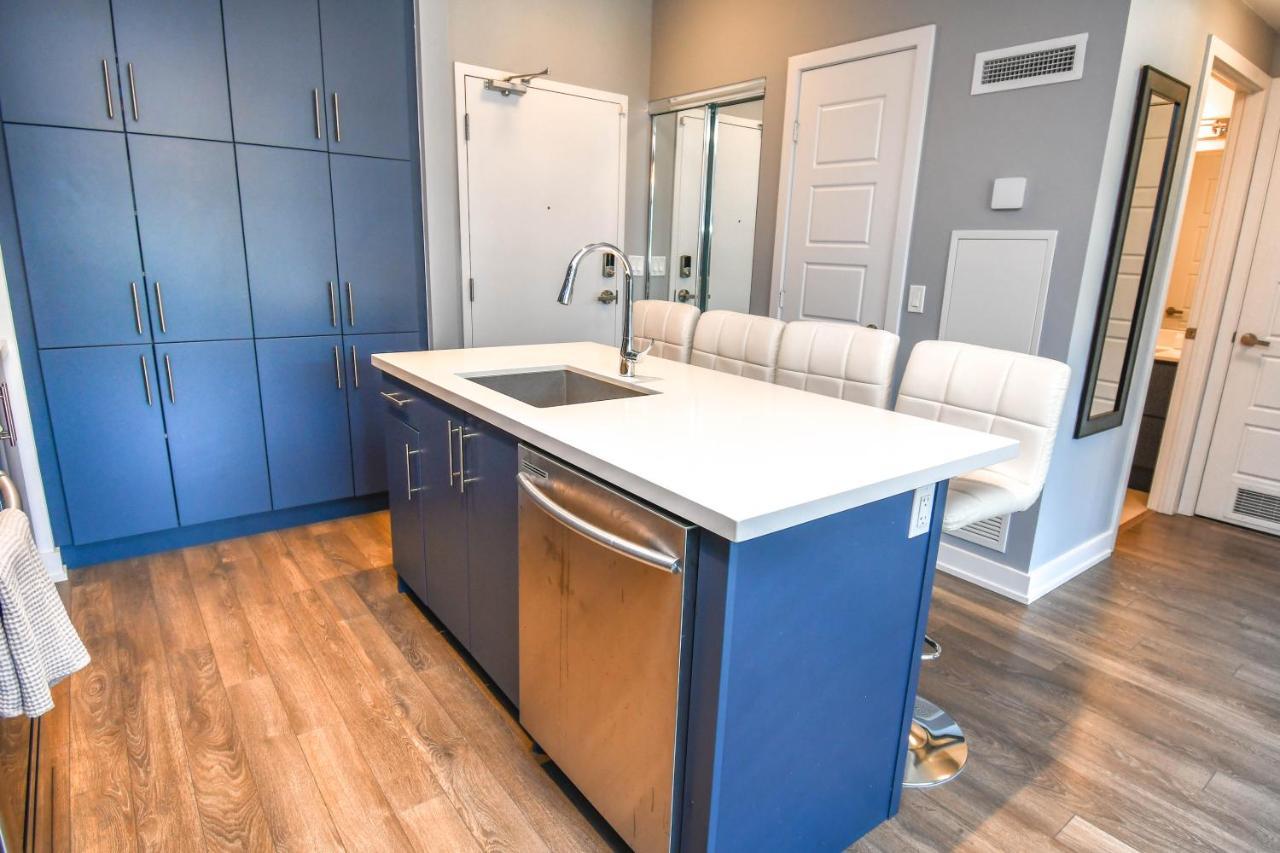 Pet Friendly Condos At Friday Harbour Innisfil Zewnętrze zdjęcie