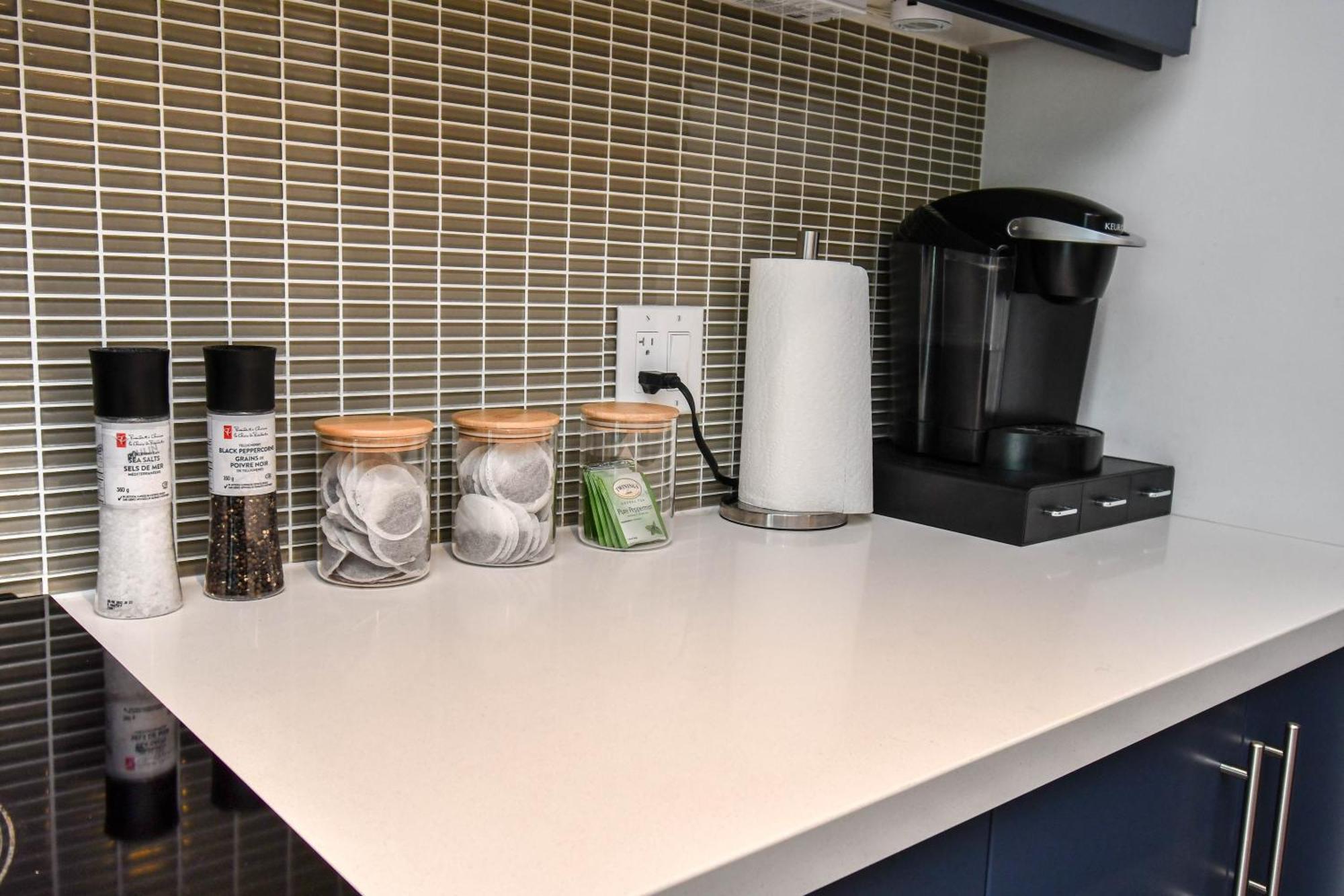 Pet Friendly Condos At Friday Harbour Innisfil Zewnętrze zdjęcie
